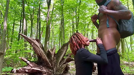 Jalan-jalan di alam terbuka dan facial di hutan