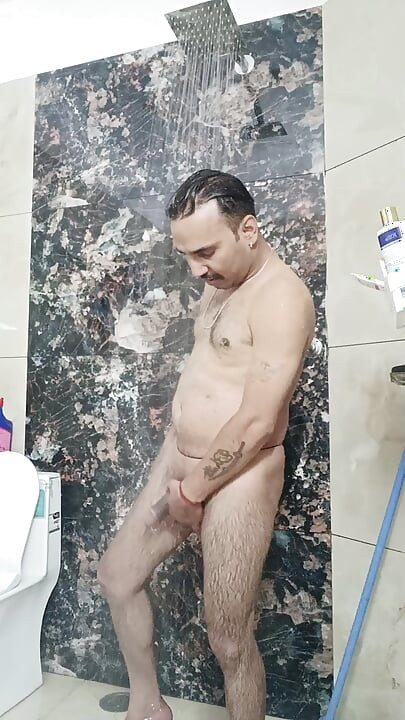 Indian desi police officer get suckiing and shower with neighbour and army officer