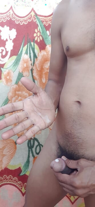 גמירה, זין שחור גדול, עבודת יד, גבר הודי עומד