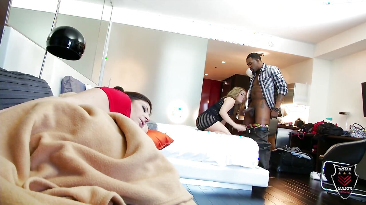 Don't Wake up Sara Jay!
