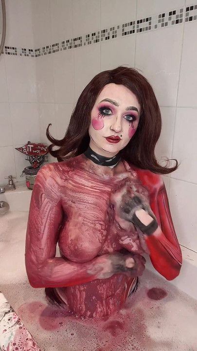 Mad Moxxi Neuredna boja za tijelo Uklanjanje u kadi