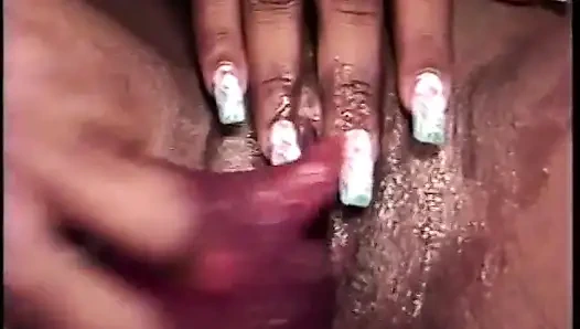 Empat cewek kulit hitam taco lagi asik ngentot di ruang bawah tanah