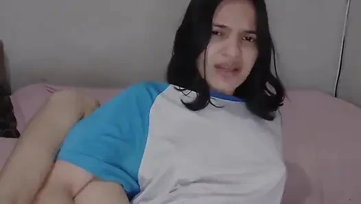 Alice_lima 18-jährige latina spielt mit ihrer muschi