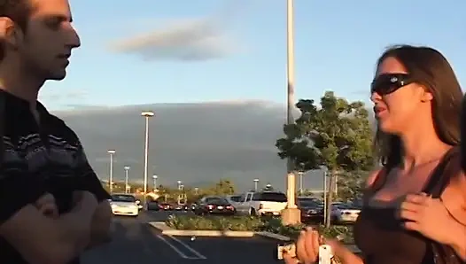 Seksi büyük göğüsler ağızda amcıktaki büyük yarağı seviyor