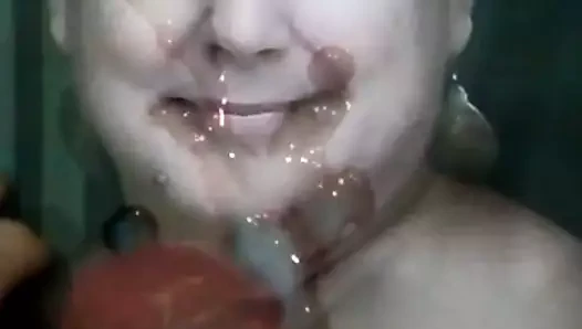 Sanal sevgilim yüzüme boşalıyor