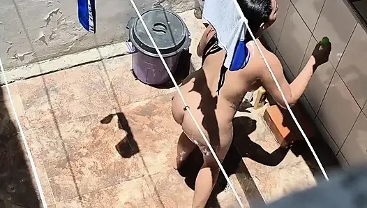 Komşum Neredeyse Onu Kaydederken Yakalıyordu; Mastürbasyon Yaptım, Sanırım Beni Gördü.