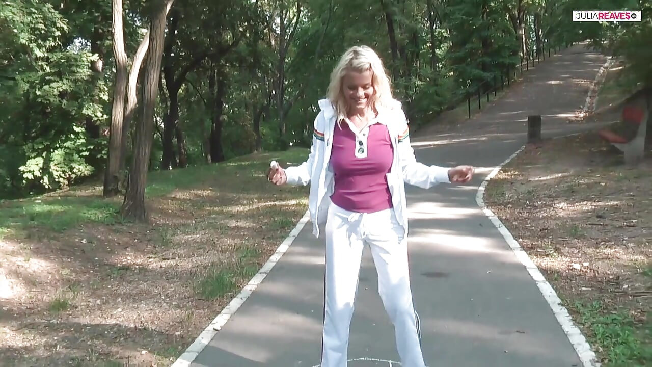 風船ガムと太いチンポのどちらが私の方がおいしいか