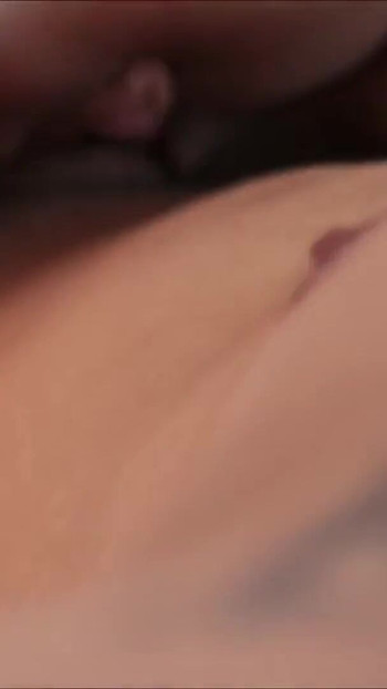 المصور يلتقط صورا مجانية مقابل قصة شعر مجانية ونيك | مقطع 2