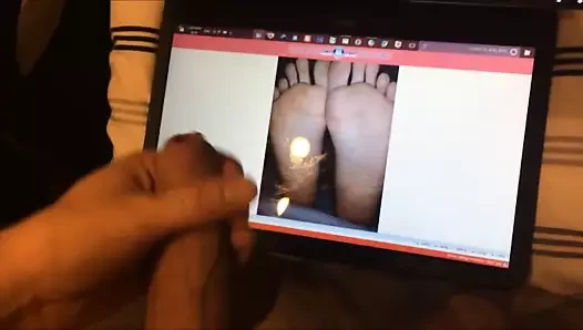 Cum haraç için ayaklar (6969love6969)