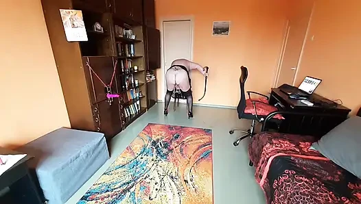 Толстая рабыня Vitgun обучается к приезду ее Господина, часть 1.Mp4