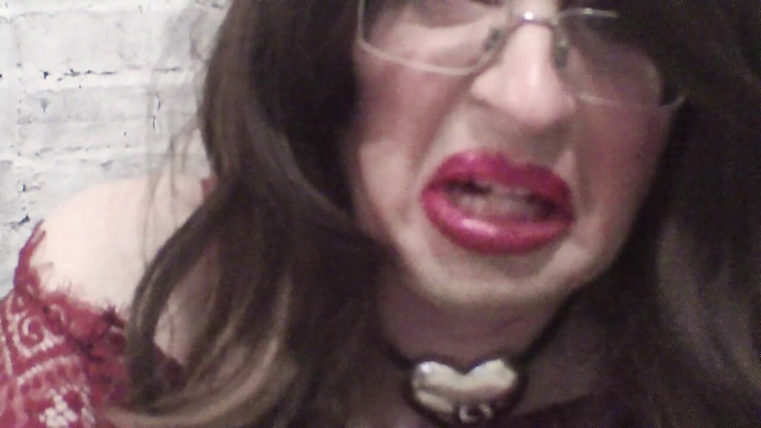 crossdresser   big lips