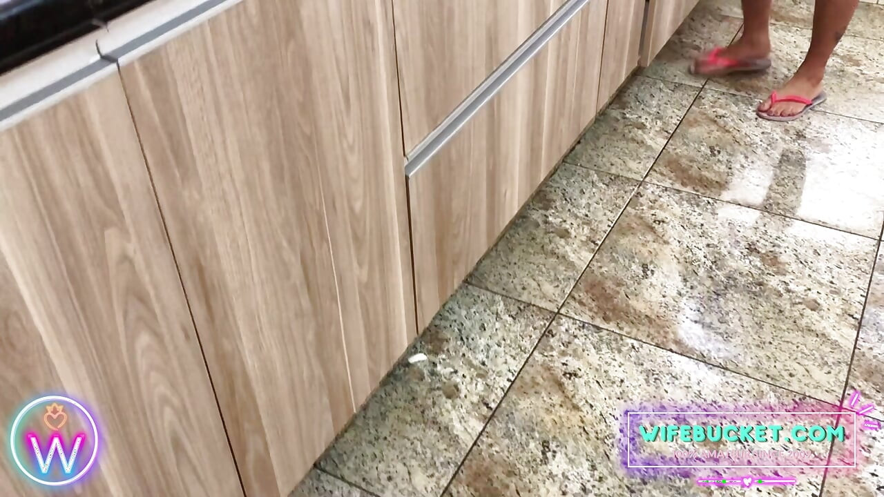 Wifebucket Amateurs - We were in the kitchen to fix breakfast, but ended up fucking