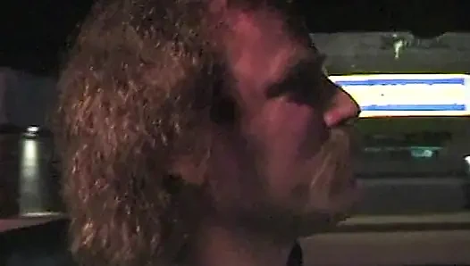 Versaute Taxifahrt: Heiße Action im Cab