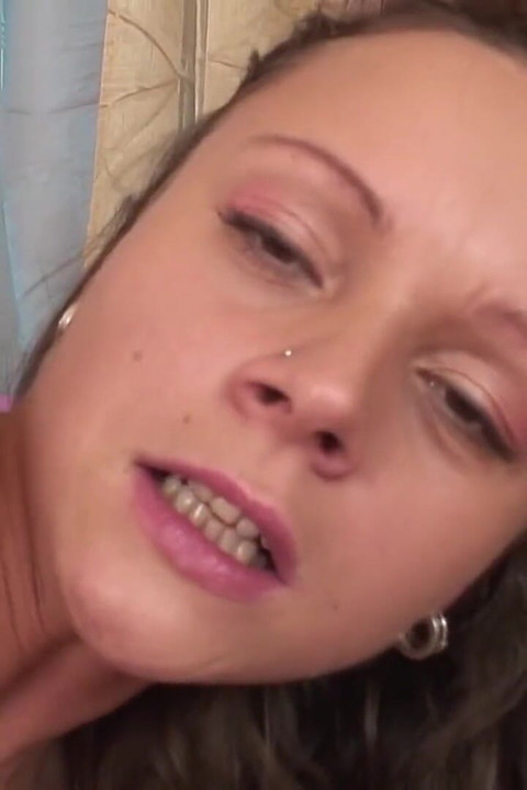 horny babe with wet pussy can be fucked in front of the cam