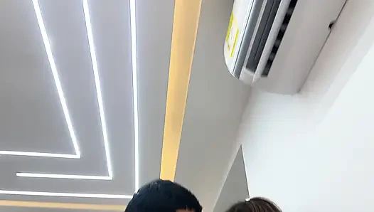 Aku lagi asik ngusap itil adik tiriku sampai aku crot di dalam memeknya yang masih perawan