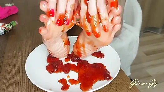 licked the jam off her feet. uncensored video