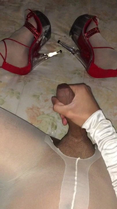Cum Crossdresser