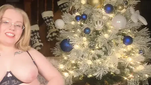 Oil Ass, Twerk, Butt Plug, Dildo Fuck, and Orgasm