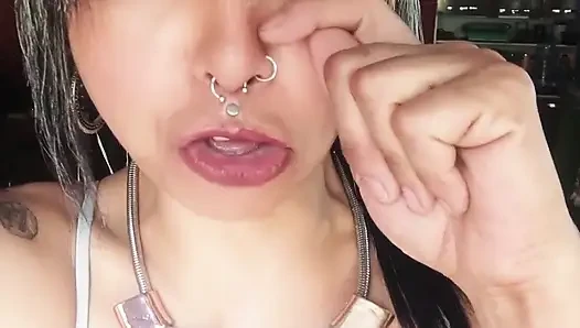 Ist das ein Penis oder eine erdnuss?