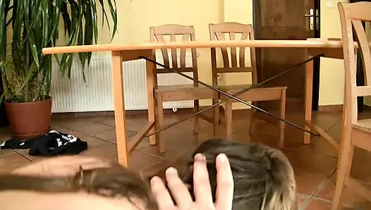 Gırtlağına kadar emiyor