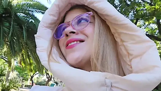 Girl fucks a stranger, takes out her condom and cums inside - coraljade01