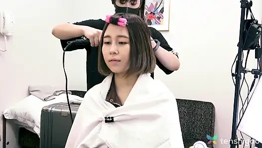 Kurumi Aoyama hinter den kulissen