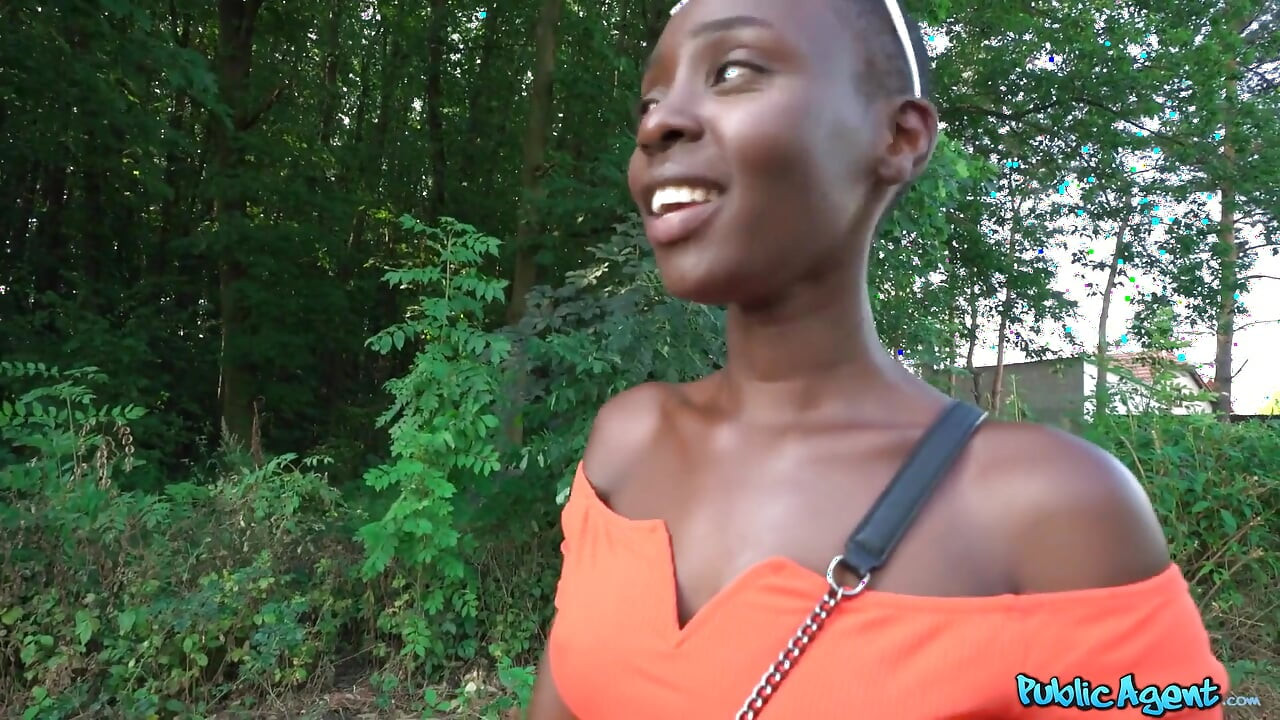 Public Agent - Shaved Head Queen Zaawaadi Loves White Dick