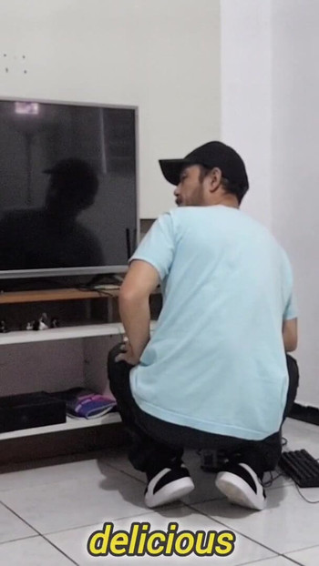 Detik ikonik dari "Suri rumah mengadu kepada hamba bahawa suaminya tidak perasan pakaian dalam barunya dan meminta pendapatnya!"