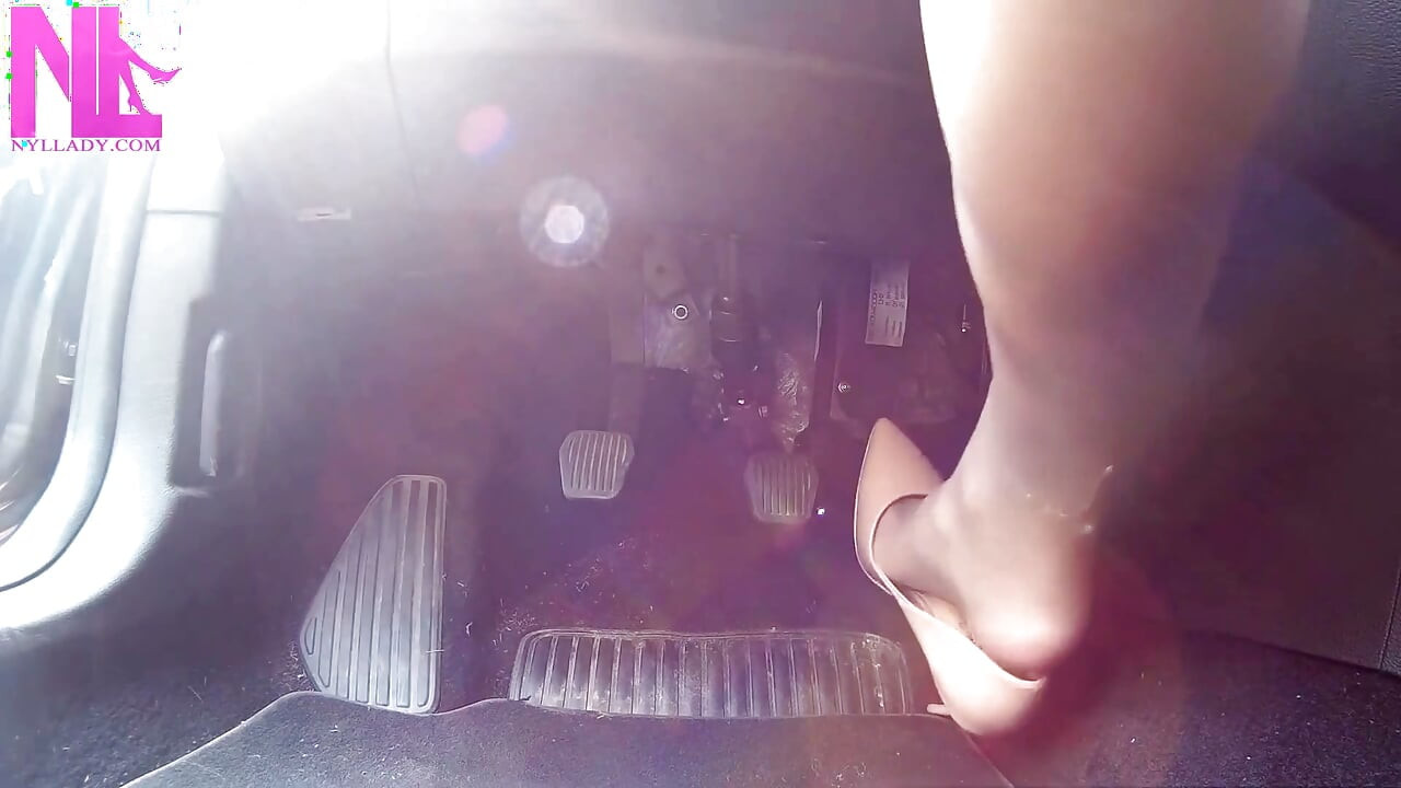 Revving Frenatically My Ford Focus in Gianvito Rossi's Nude Patent Pumps