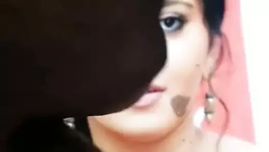 Anushka boşalmak ve tükür bölüm 02