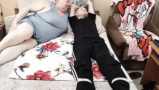 My Wife Gives Me a Deep Blowjob and Eats Cum