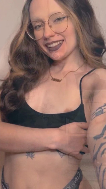 Użyj Spookybarbiegrl jako Cum Tribute