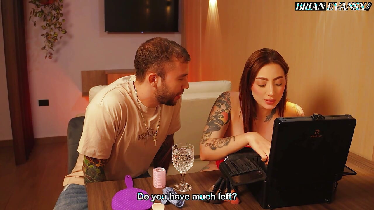 Colombian redhead with big white butt Devil Khloee fucks with Brian Evansx before the date