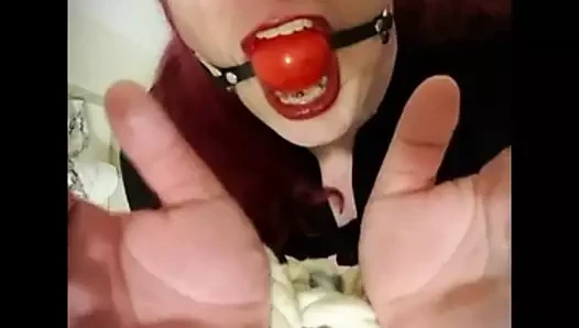 Damsel salyaları bağlı olmak