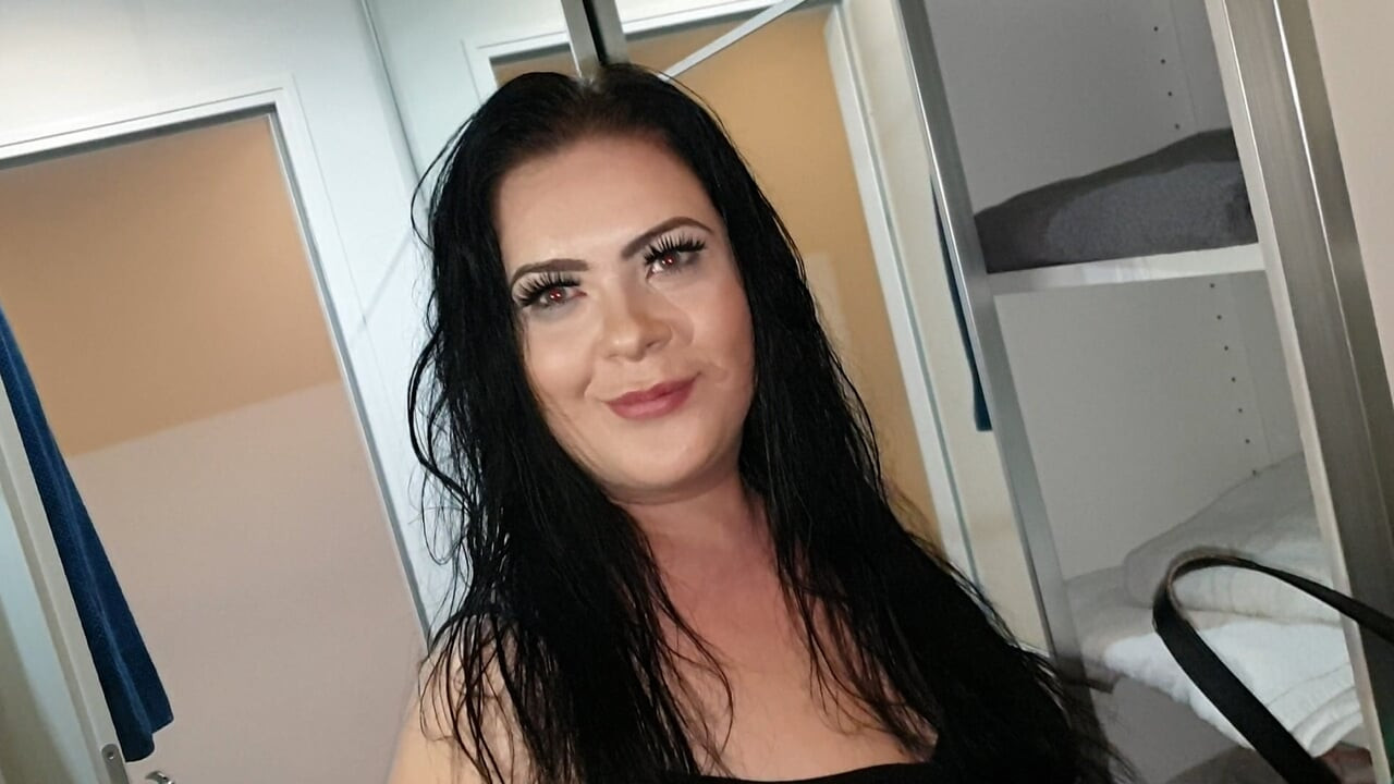Gordita Anastasia - hoy voy a ser una puta! 2 vergas en mi concha