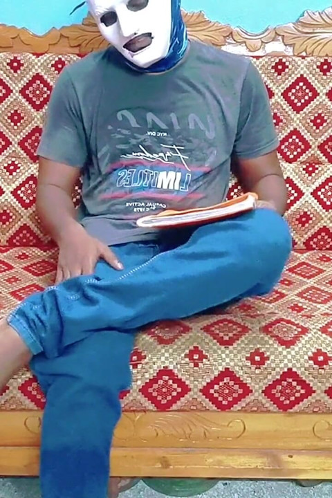 Student förförd och tar allt från sin heta lärare - tamil erotisk video med högt stönande