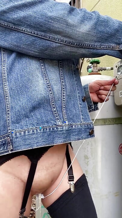No.133 No Panties Walk and Masturbation at a Neighbor's House