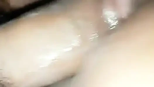 Nurfadila wird süchtig