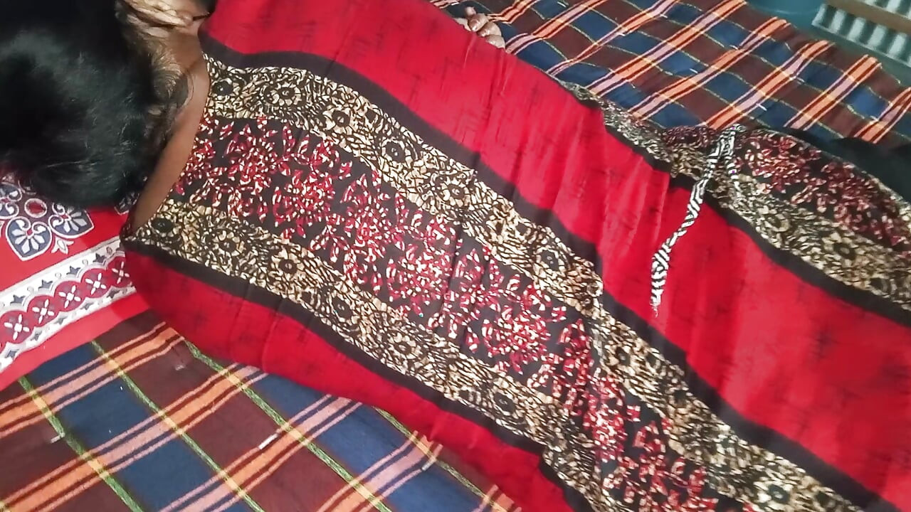 Tante desi bangla pertama kali
