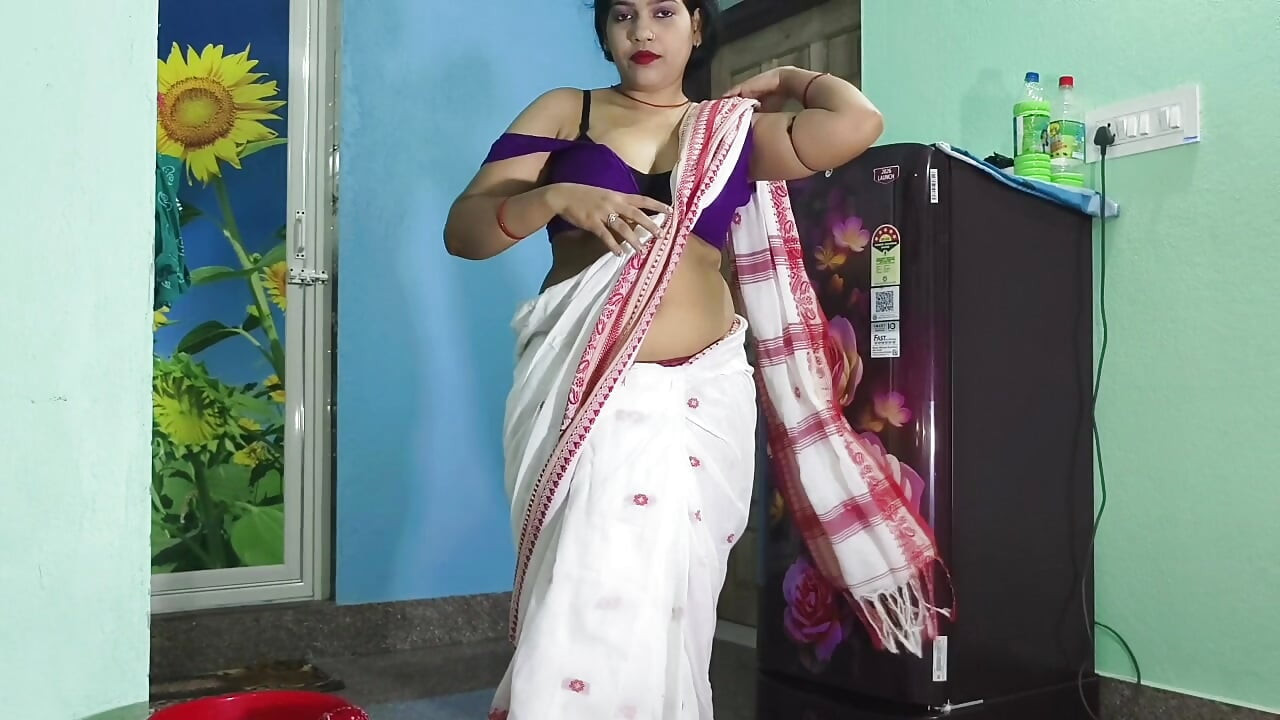 Rekaman seks romantis tante seksi india sama majikan domian! Crot di dalam memek