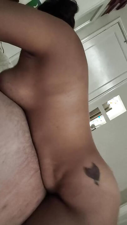 Bu Meksikalı MILF Dick Sürmeyi Çok Seviyor