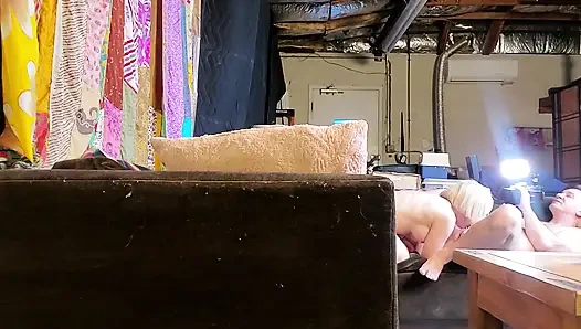 Художник и его муза за кулисами