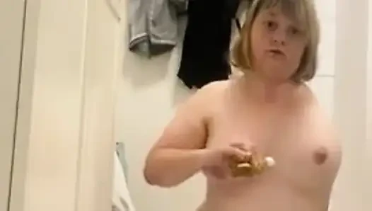 Amputee girl having fun with her big dildo