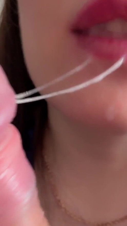 Close-up blowjob. Stepsister gives a juicy blowjob with cum in her mouth! | Clip 2