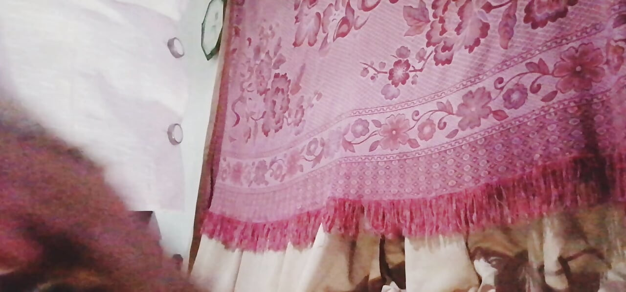 Real house maid was seducing me without a bra and put it in the mouth