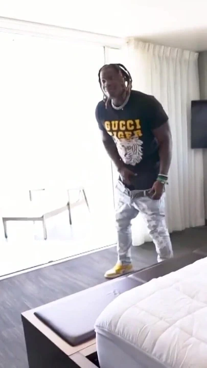 蓝头发的Xoe grim在kingBBC上接受大黑Louie smalls | 短片 1