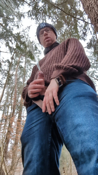 Piss a horny jet in the forest