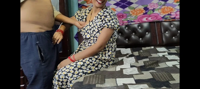 Cute bhabhi ko manakar devar ne kiya maze se sex