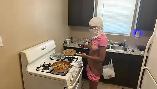 Hot babe naked making breakfast for her boyfriend m