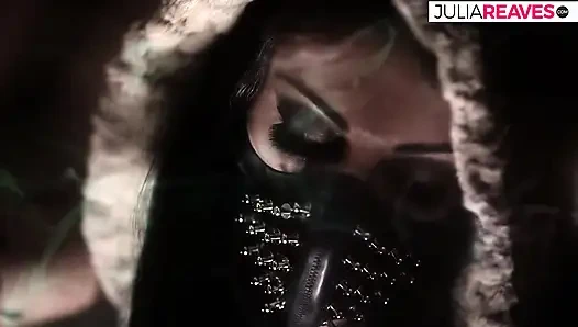 Новая соседка по комнате показала, как я доминантная во время секса